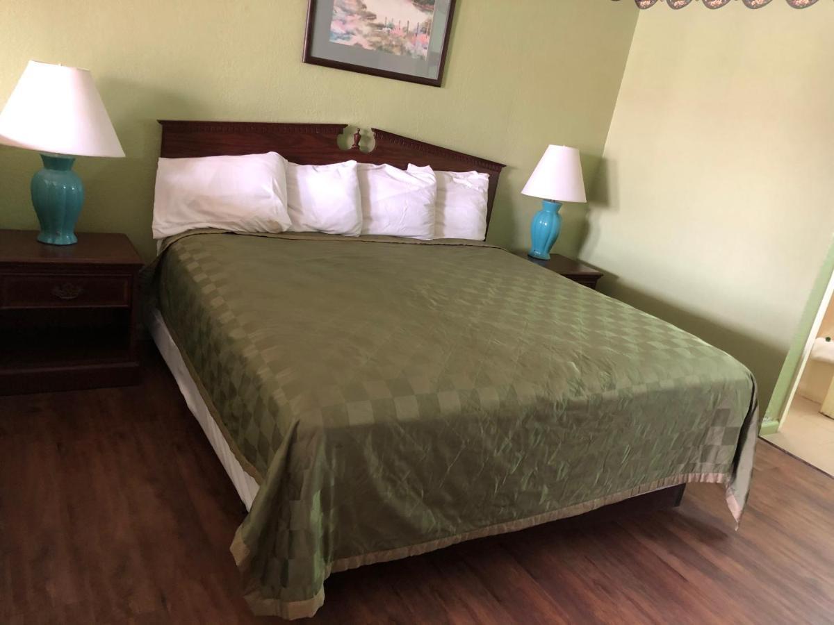 Lone Star Inn Cisco Bagian luar foto